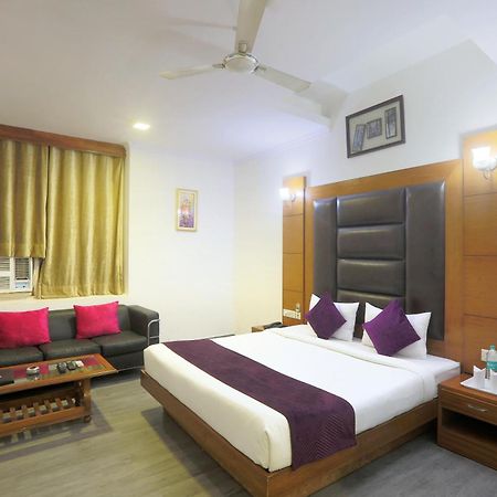 Hotel Castle Blue New Delhi Near Igi Airport Zewnętrze zdjęcie