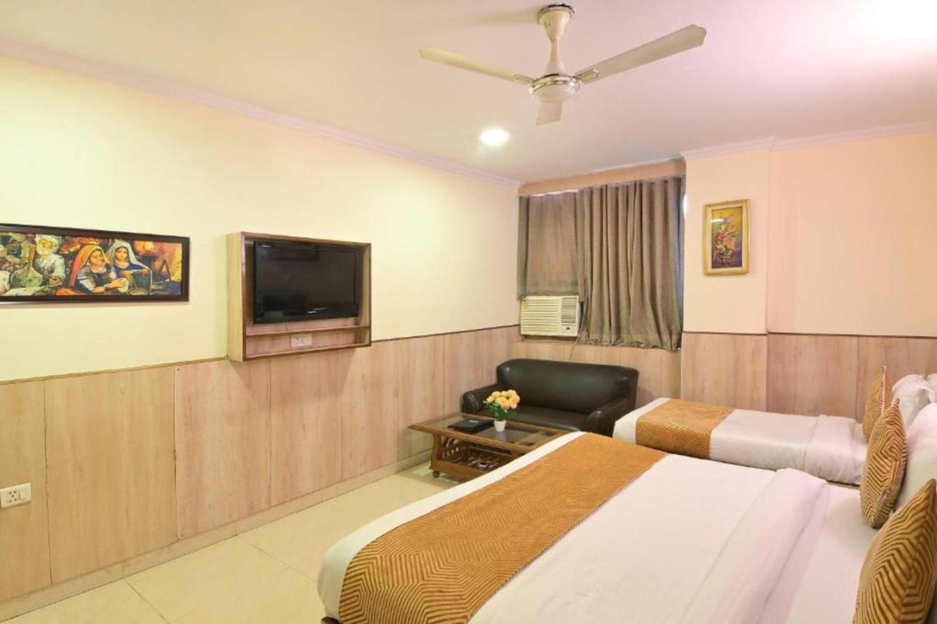 Hotel Castle Blue New Delhi Near Igi Airport Zewnętrze zdjęcie