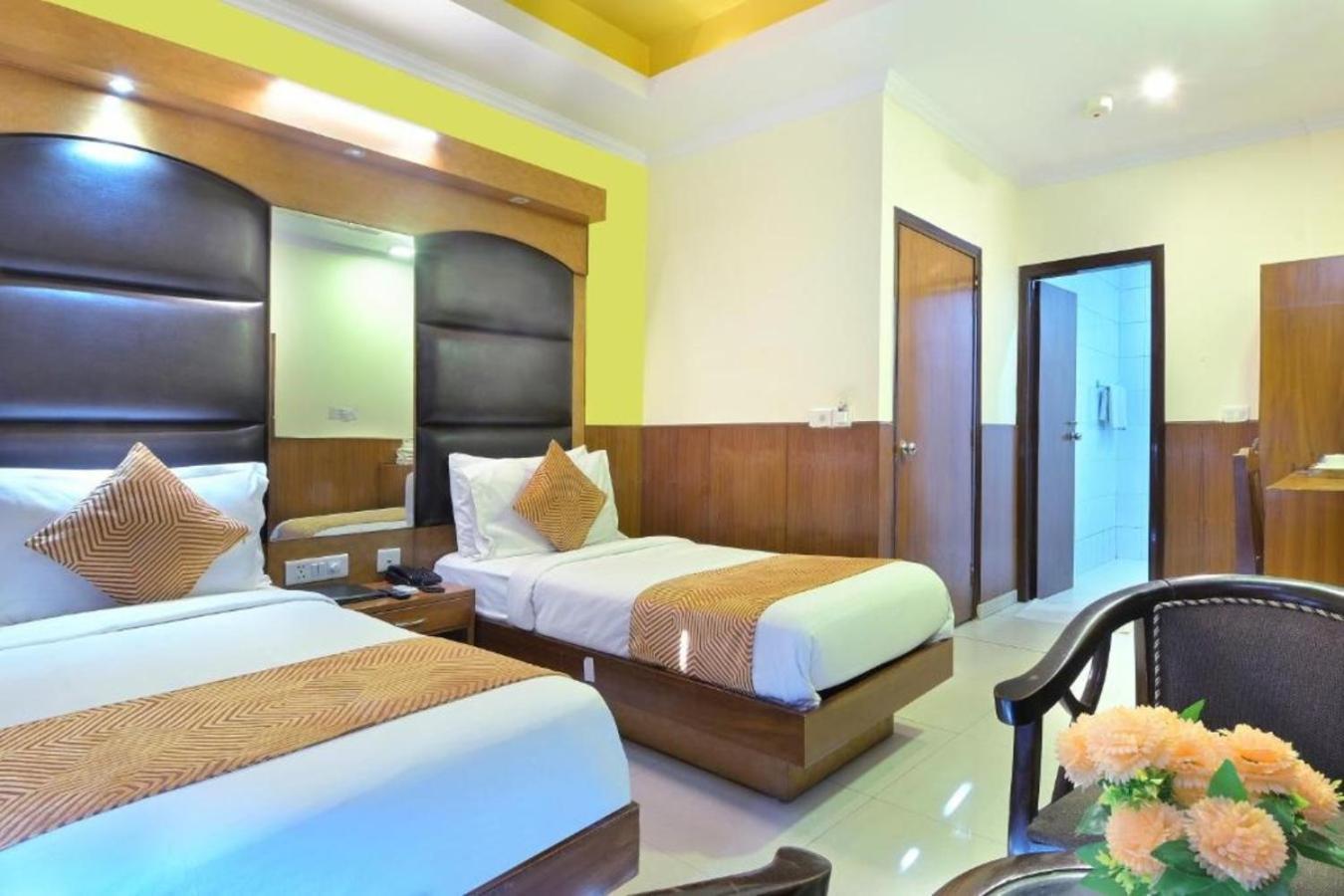 Hotel Castle Blue New Delhi Near Igi Airport Zewnętrze zdjęcie