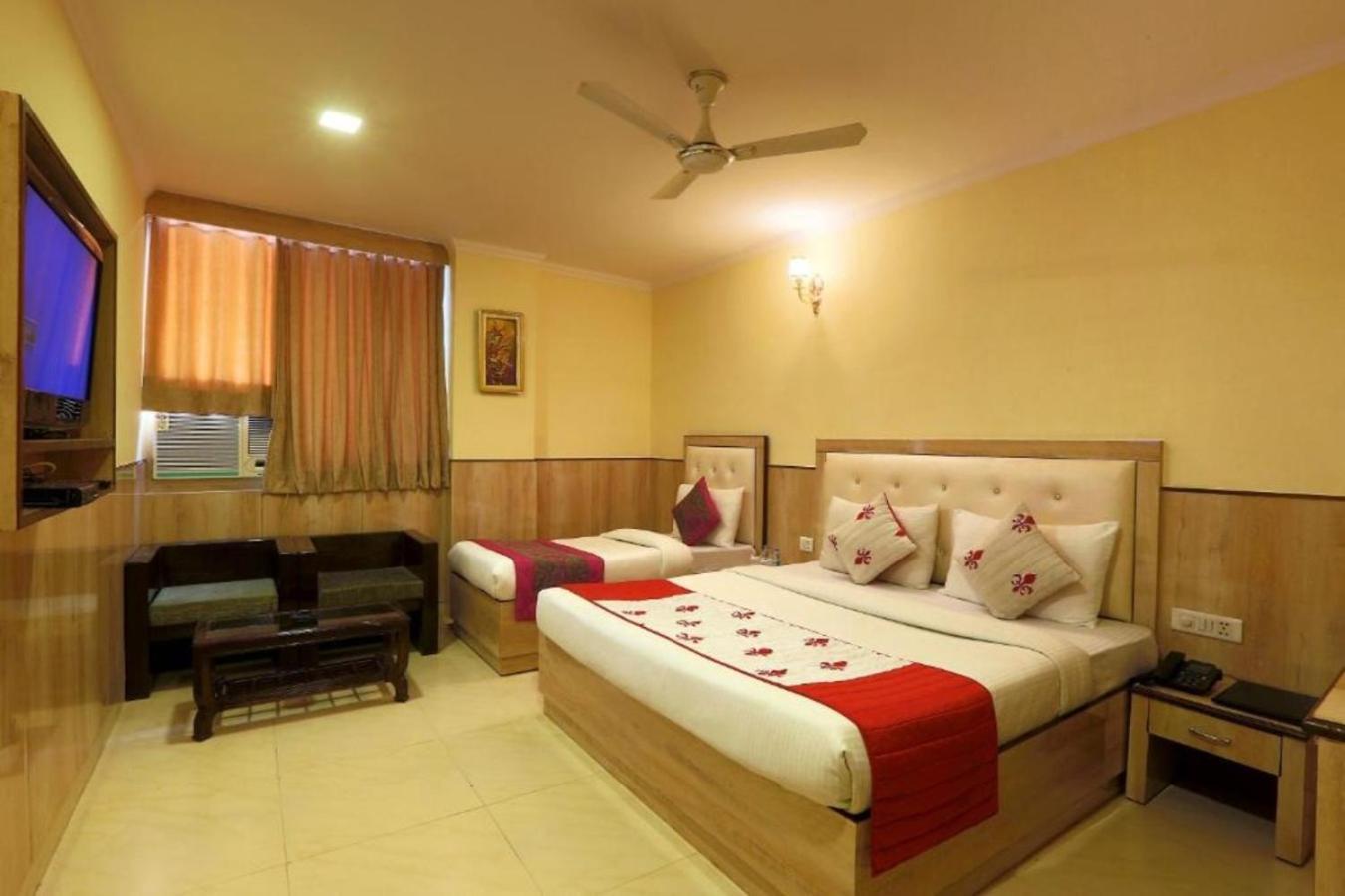 Hotel Castle Blue New Delhi Near Igi Airport Zewnętrze zdjęcie