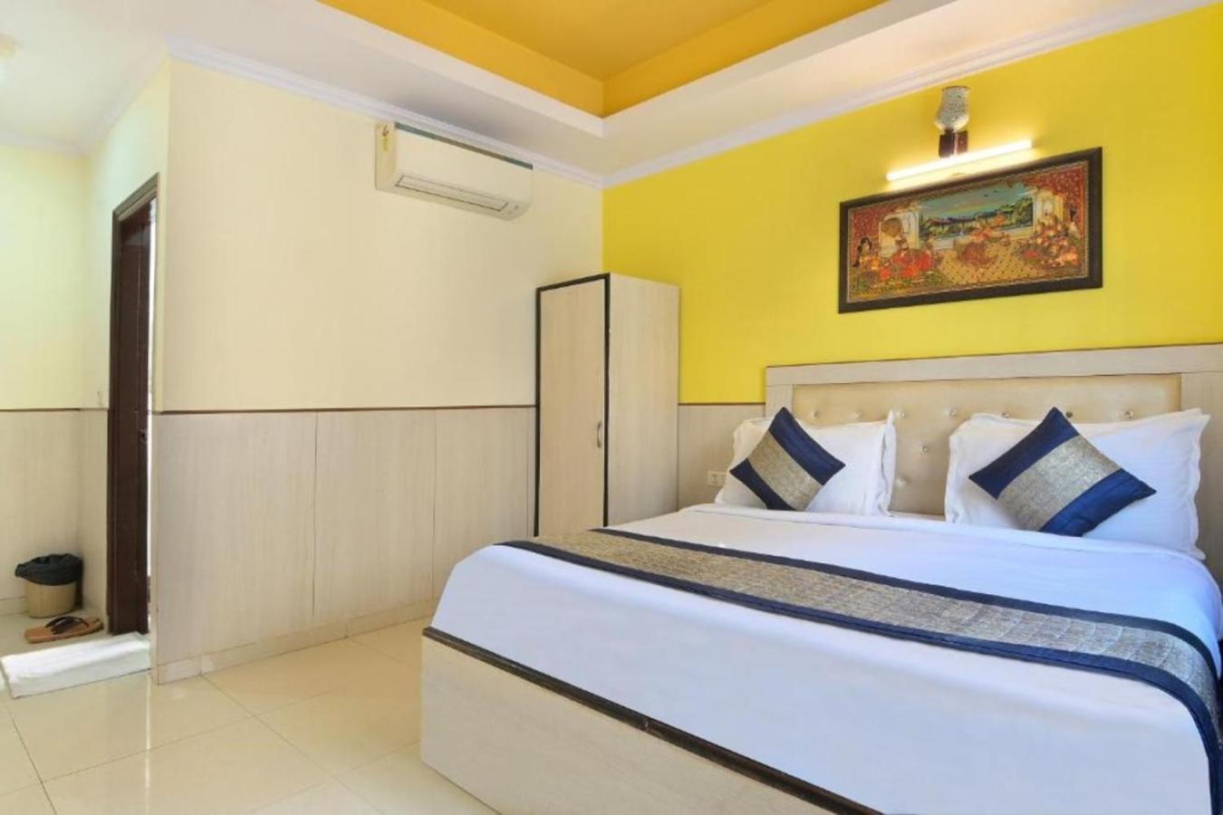 Hotel Castle Blue New Delhi Near Igi Airport Zewnętrze zdjęcie