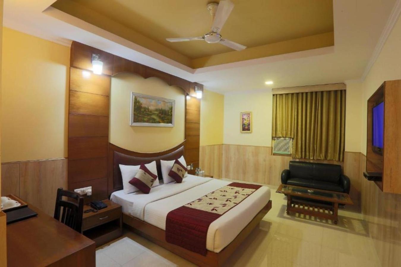 Hotel Castle Blue New Delhi Near Igi Airport Zewnętrze zdjęcie
