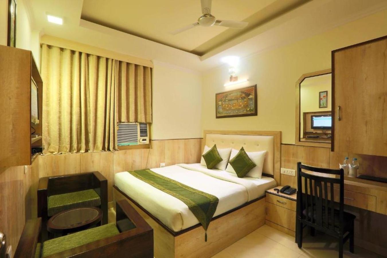 Hotel Castle Blue New Delhi Near Igi Airport Zewnętrze zdjęcie