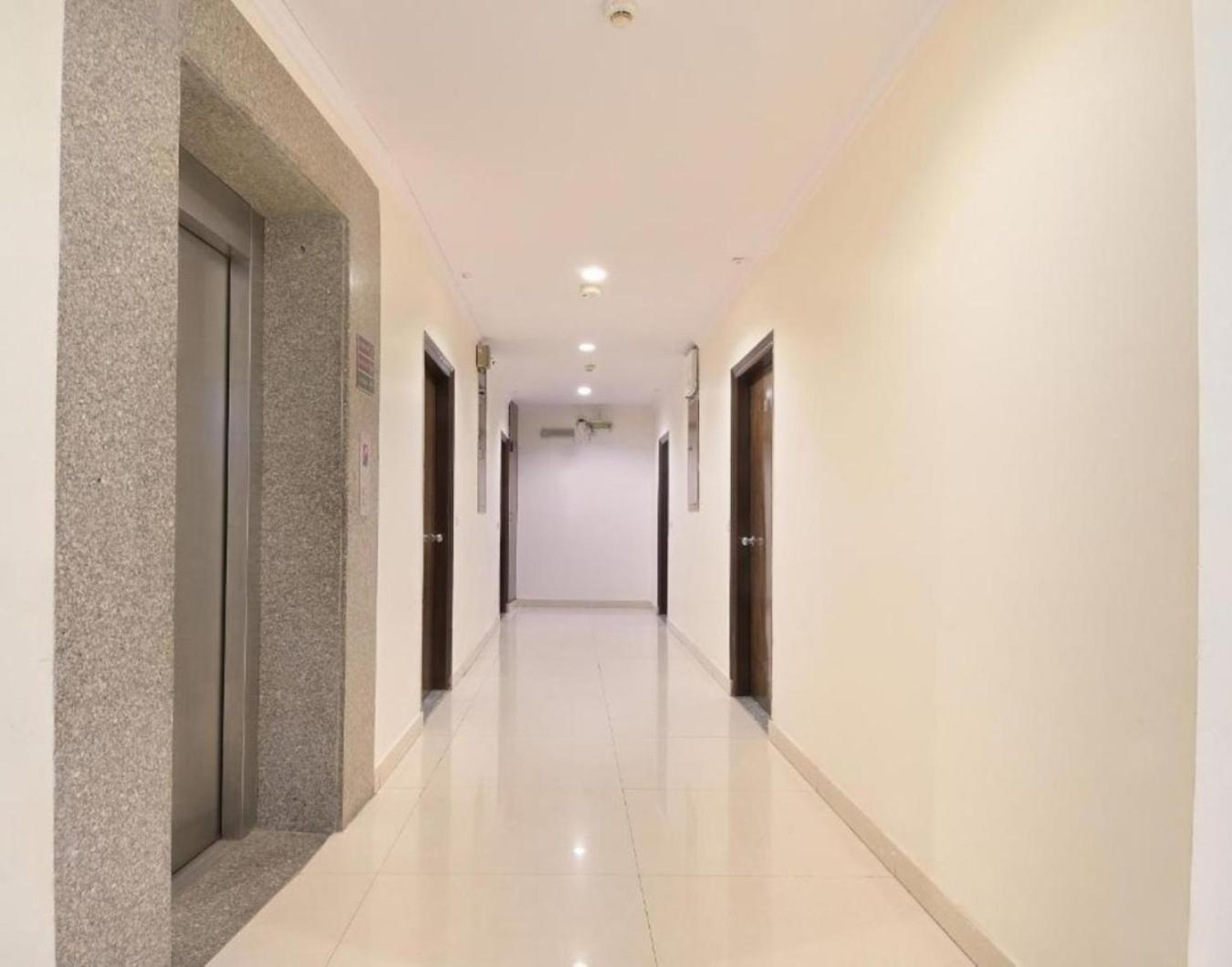 Hotel Castle Blue New Delhi Near Igi Airport Zewnętrze zdjęcie