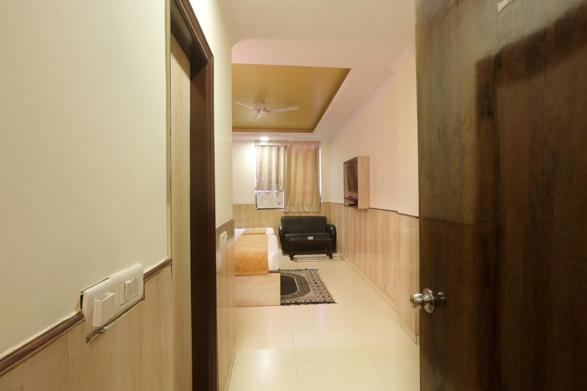 Hotel Castle Blue New Delhi Near Igi Airport Zewnętrze zdjęcie
