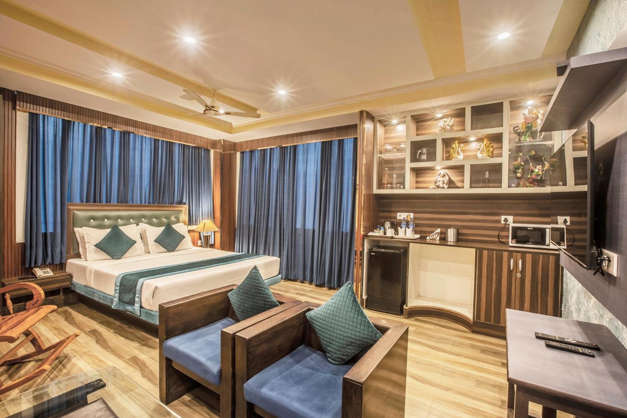 Hotel Castle Blue New Delhi Near Igi Airport Zewnętrze zdjęcie
