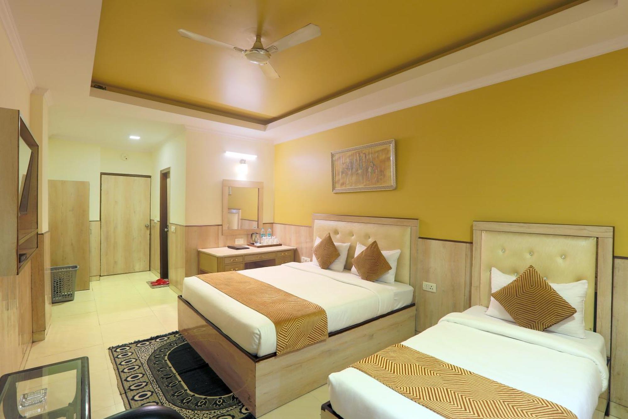 Hotel Castle Blue New Delhi Near Igi Airport Zewnętrze zdjęcie