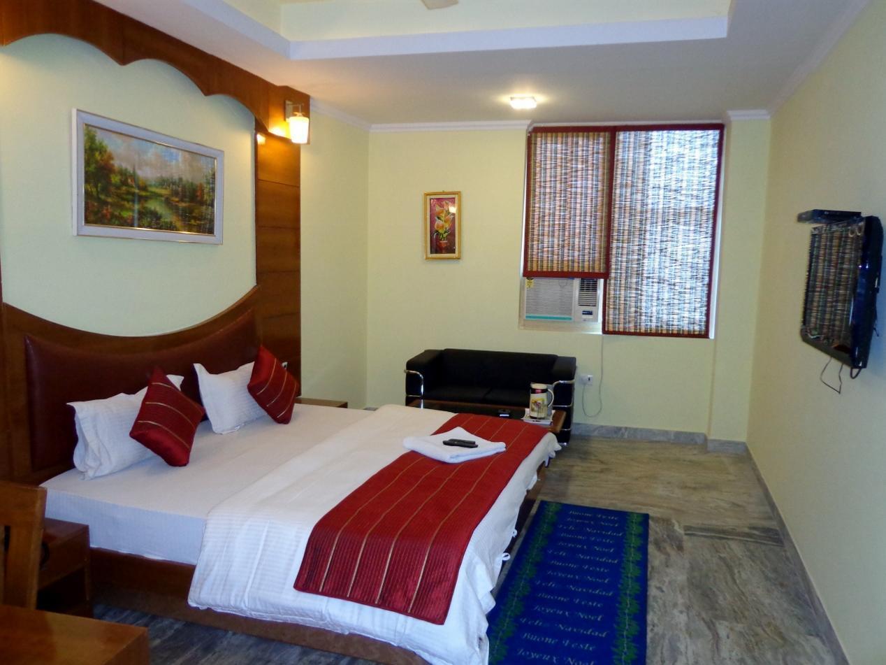 Hotel Castle Blue New Delhi Near Igi Airport Zewnętrze zdjęcie