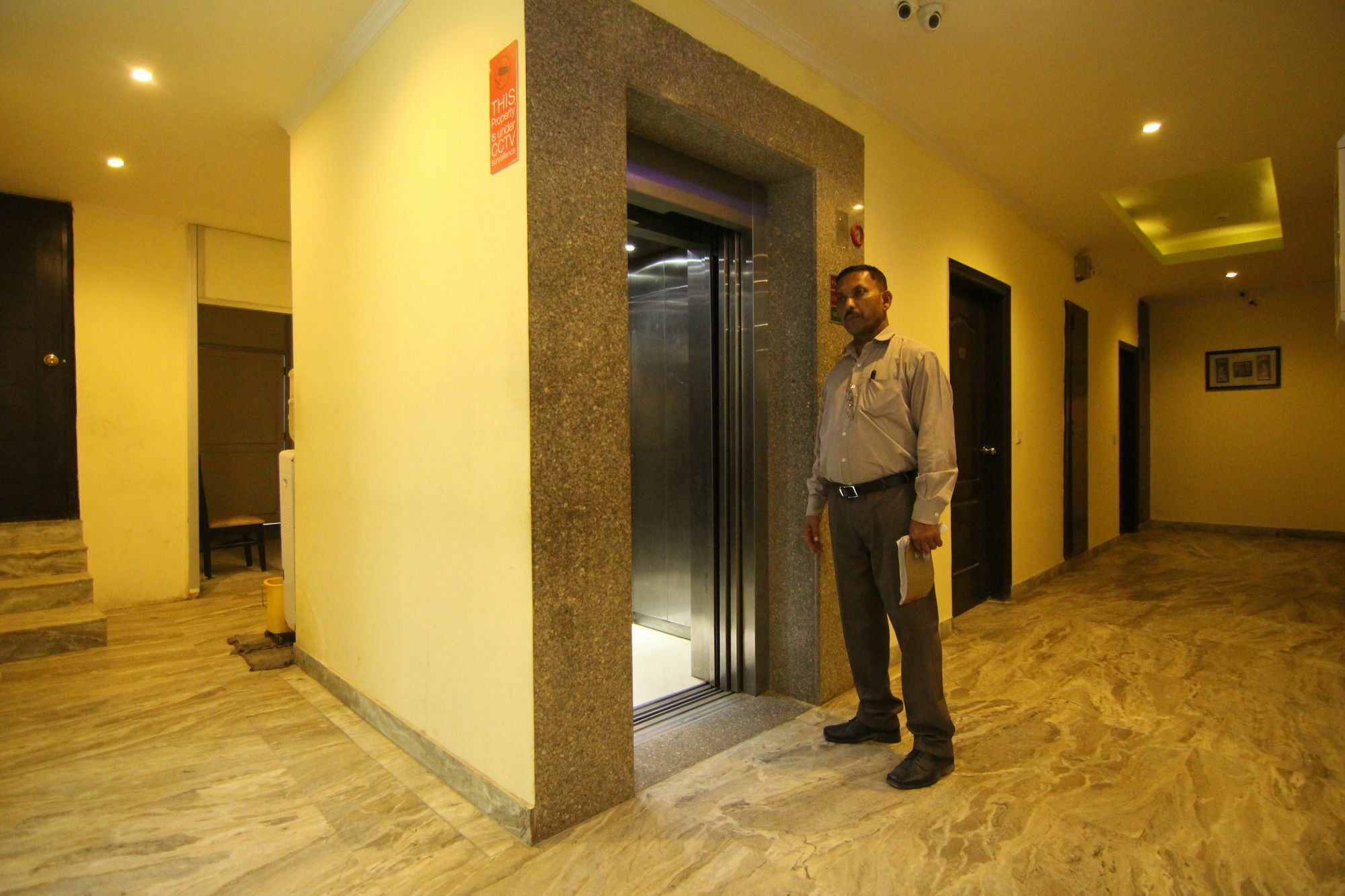 Hotel Castle Blue New Delhi Near Igi Airport Zewnętrze zdjęcie